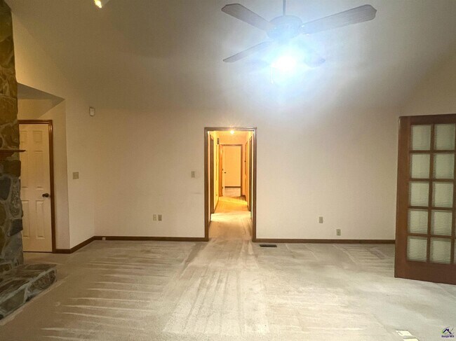 Building Photo - 178 Woodard Rd
