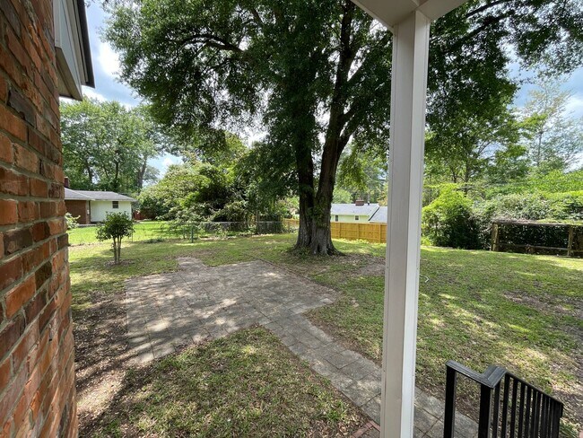 Building Photo - 106 Silver Bluff Rd