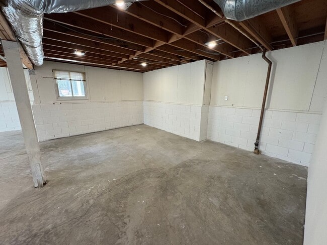 Building Photo - Open House Sunday 4/19 11 am - 12 pm:  Beautifully Updated Corner-Lot Home in Millbrae – Spacious...