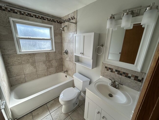 Building Photo - 205 Argus Dr