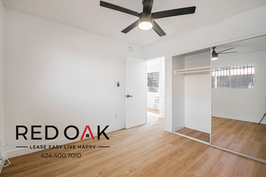 Building Photo - 2244 S Western Ave