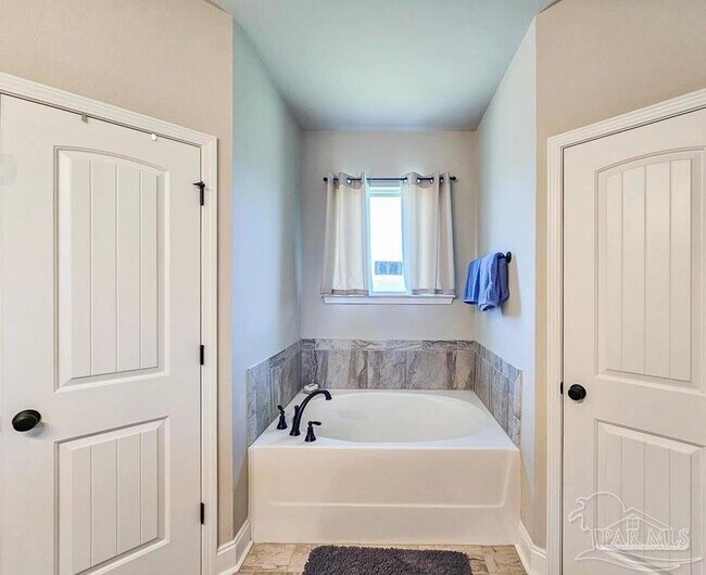 Building Photo - 8881 Bellawood Cir