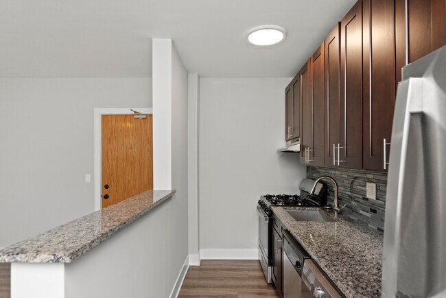 Building Photo - 447 Roger Williams Ave