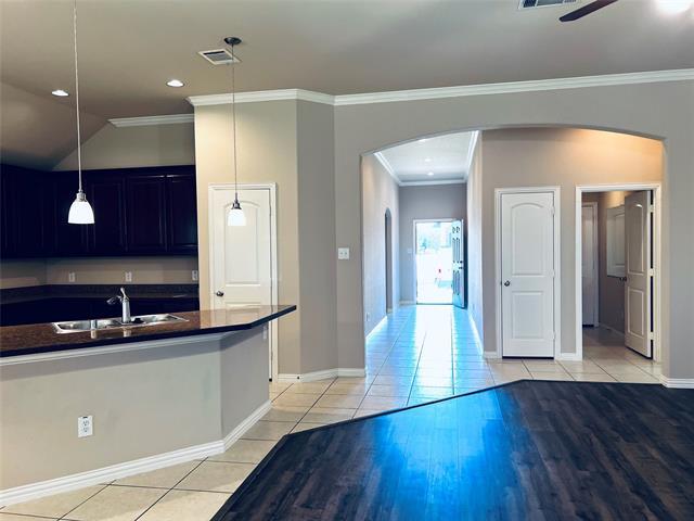 Building Photo - 217 Creekwood Dr