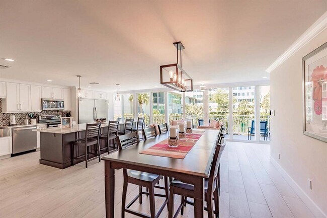 Building Photo - 1125 W Peppertree Dr