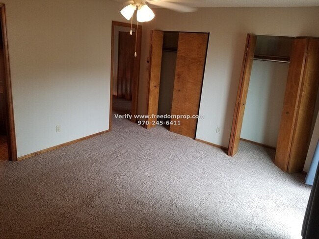 Building Photo - 374 1/2 Ridge View Drive