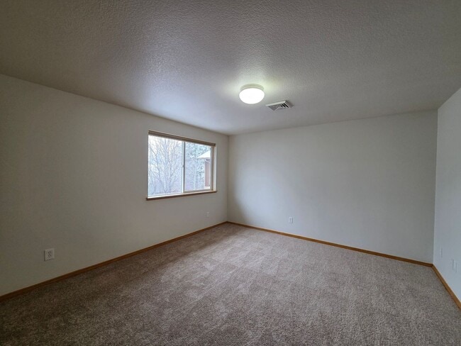 Building Photo - s2980