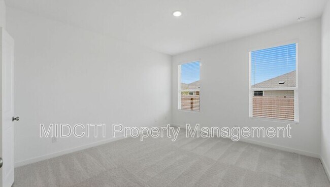Building Photo - 1304 Apron Trl