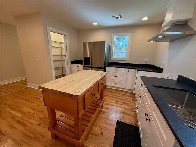 Building Photo - 161 Stanhope Cir NW