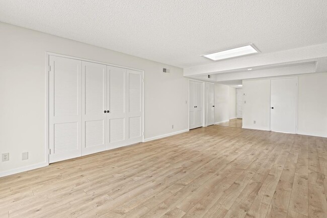 Building Photo - 5481 Cribari Green