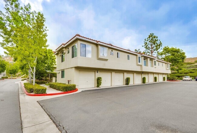 Building Photo - Beautiful Aliso Viejo Condo in the Seagate Colony-2/2