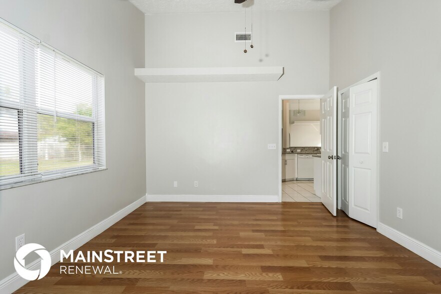 Building Photo - 1721 SW Whipple Ave