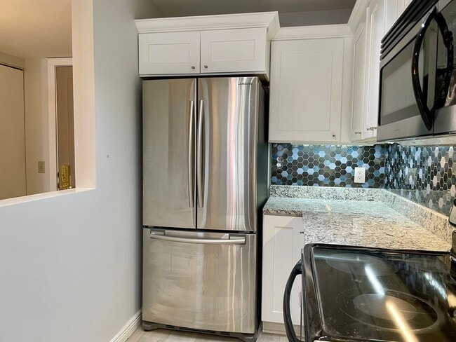 Building Photo - Luxury 2 Bedroom Condo in Centennial Lakes...