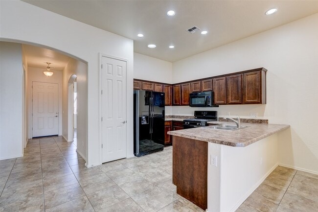 Building Photo - 3 bedroom, 2 bathroom Townhome in Granville