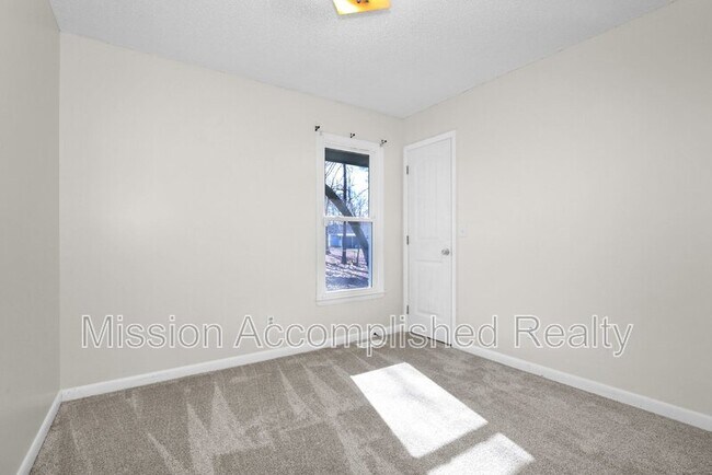 Building Photo - 7345 Pebblebrook Dr