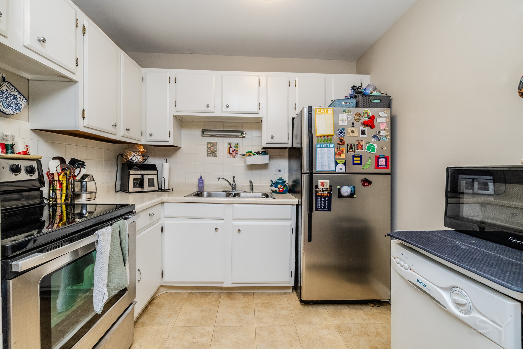 Building Photo - 607 W Wrightwood Ave