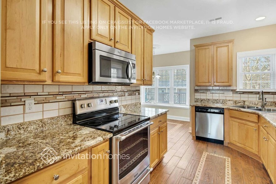 Building Photo - 2303 Coneflower Dr