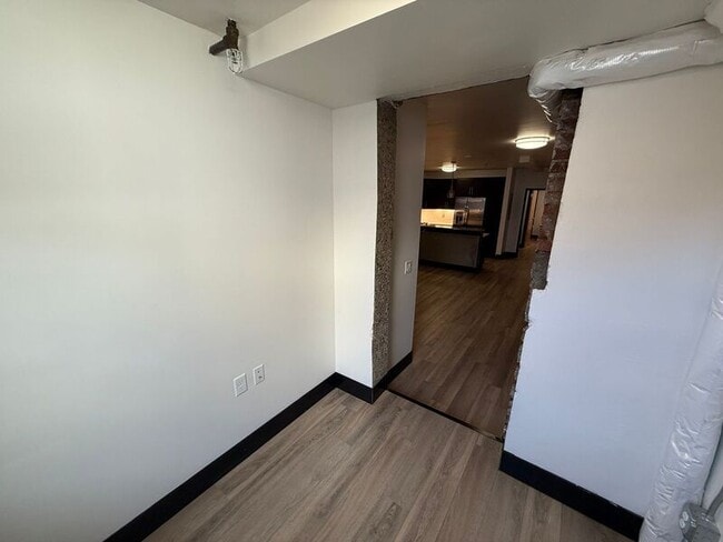 Building Photo - 160 Liberty St NE