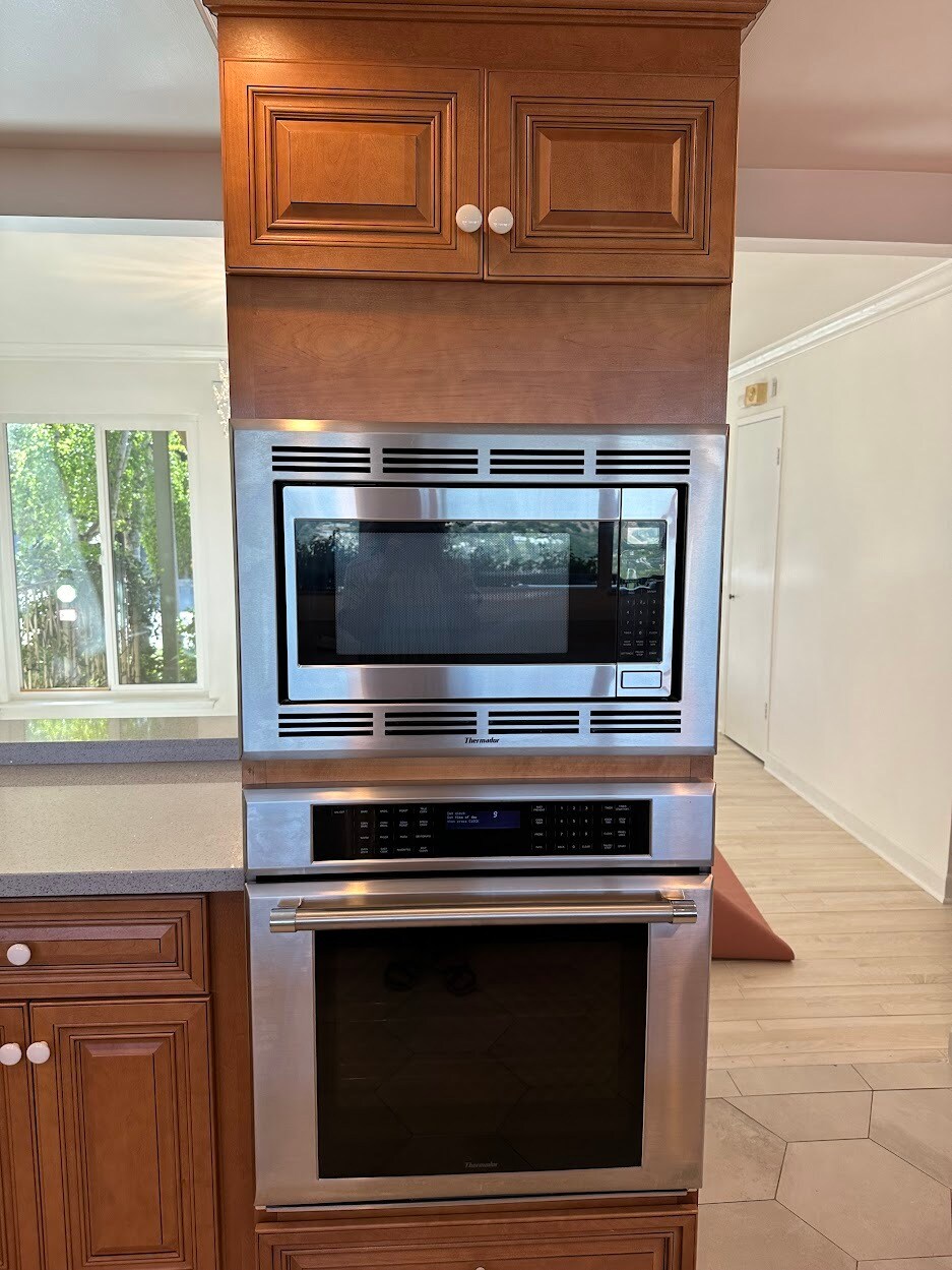 Building Photo - 10136 Hollow Glen Cir