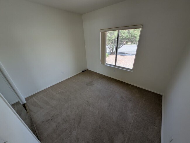 Building Photo - 2829 Vista Butte Dr