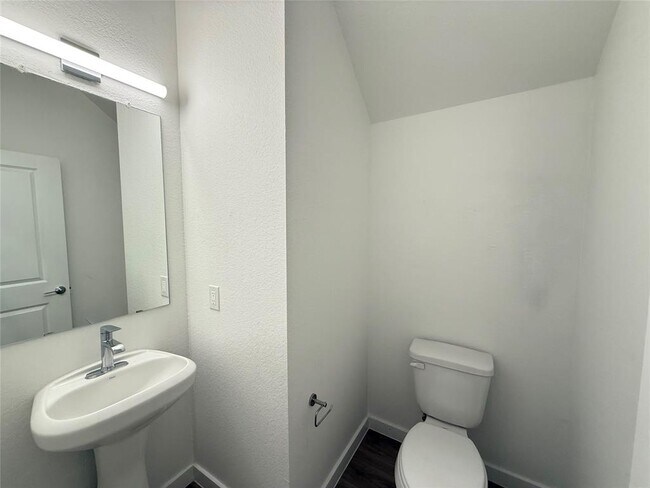 Building Photo - 5111 Visionary Dr