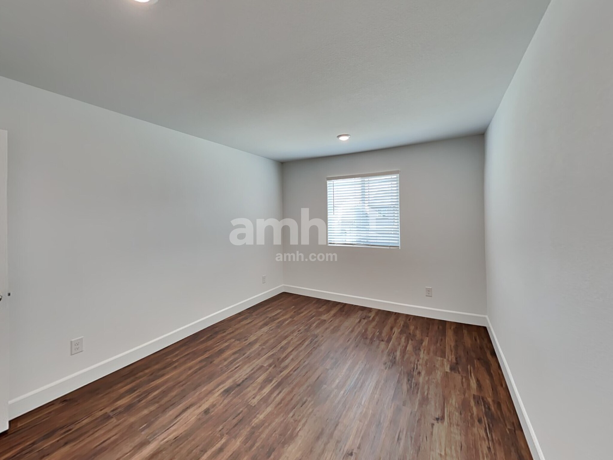 Building Photo - 8879 Tiger Tooth Ave