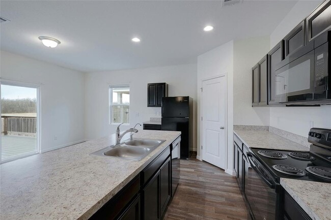 Building Photo - 140 Satsuma Ln