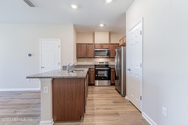 Building Photo - 9833 Fiddleback Ln