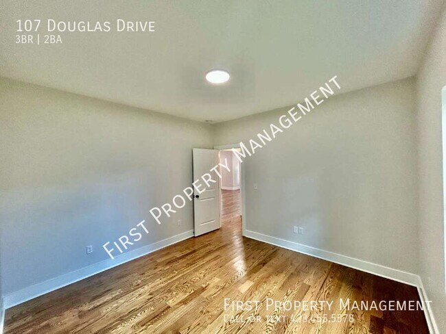 Building Photo - 107 Douglas Dr