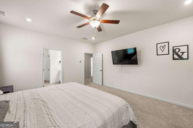 Building Photo - 228 Whitneys Wy