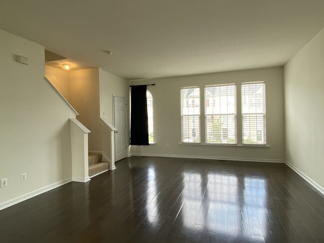 Building Photo - 33 Scholarship Ln