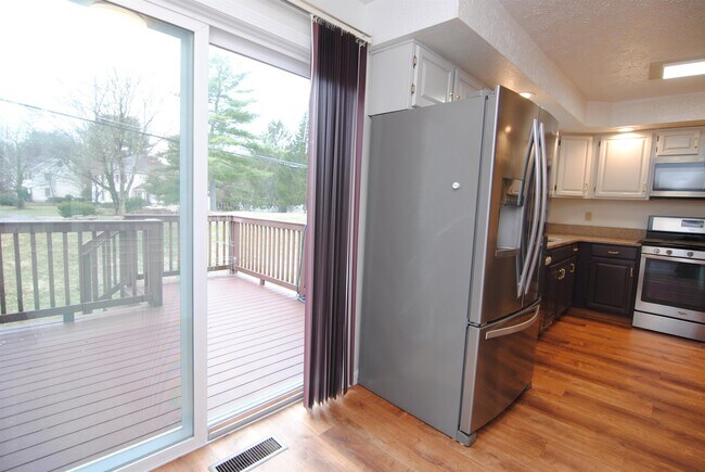 Building Photo - 5 Cadogan Way