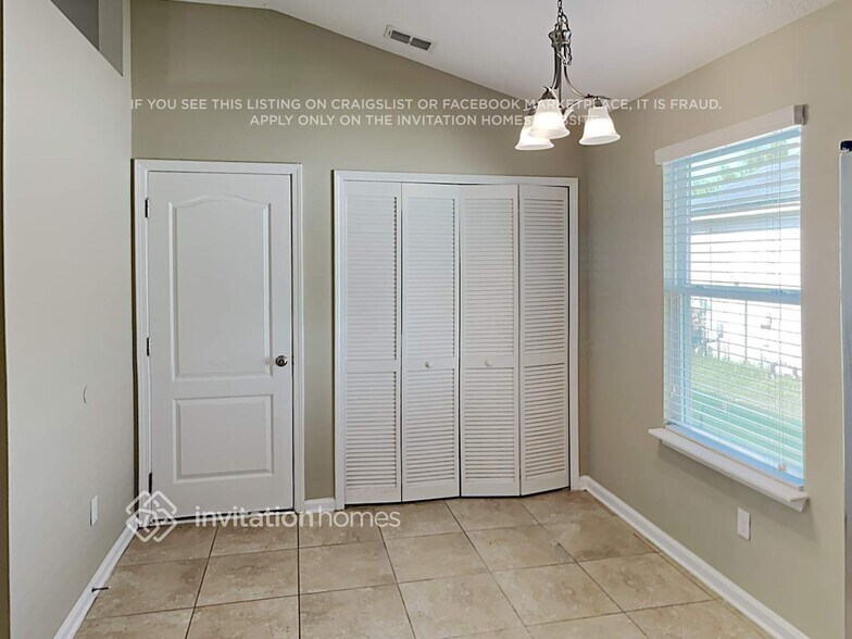 Building Photo - 372 Sunshine Dr