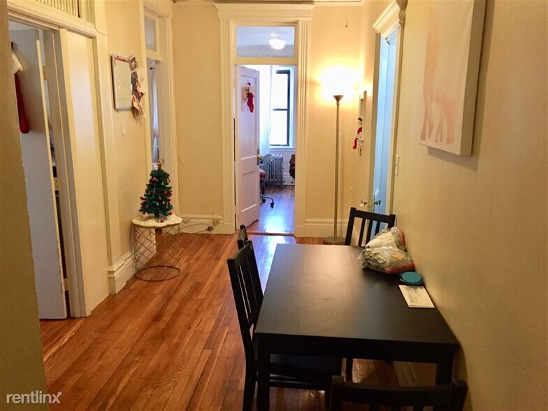 Building Photo - 1111 Boylston St