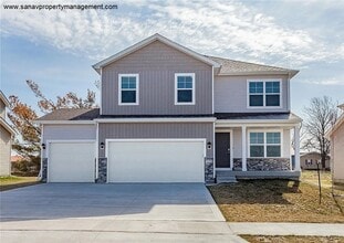 Building Photo - Spacious 4 Bedroom Home in Ankeny with 3-car garage & private backyard!!