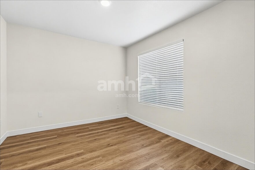 Building Photo - 4071 E Abraham Ln