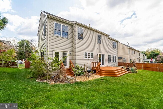 Building Photo - 2944 Edgelea Rd