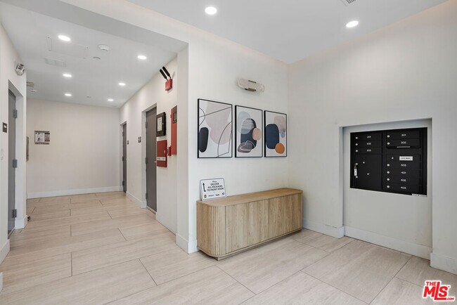 Building Photo - 5657 Virginia Ave