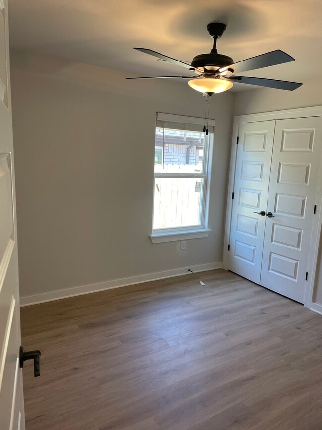 Building Photo - 1110 Maclaren Ave