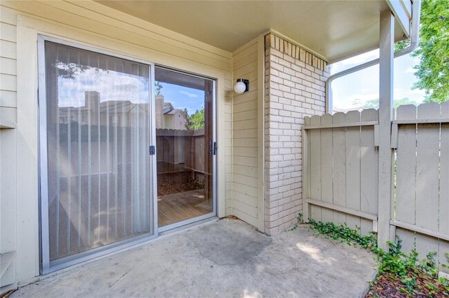 Building Photo - 2120 El Paseo St