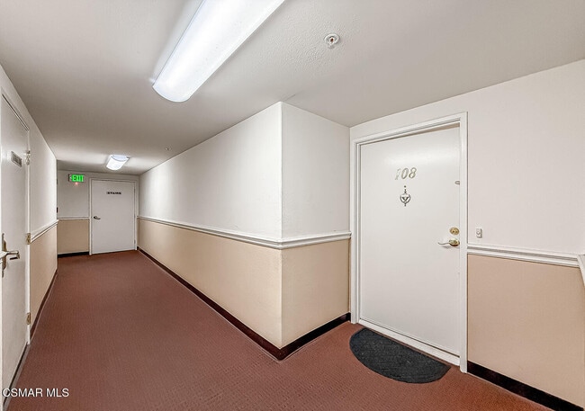 Building Photo - 17735 Kinzie St