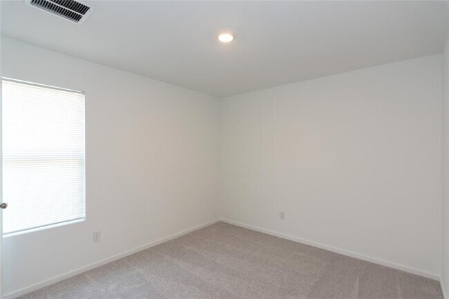 Building Photo - 137 Star Packer Ln