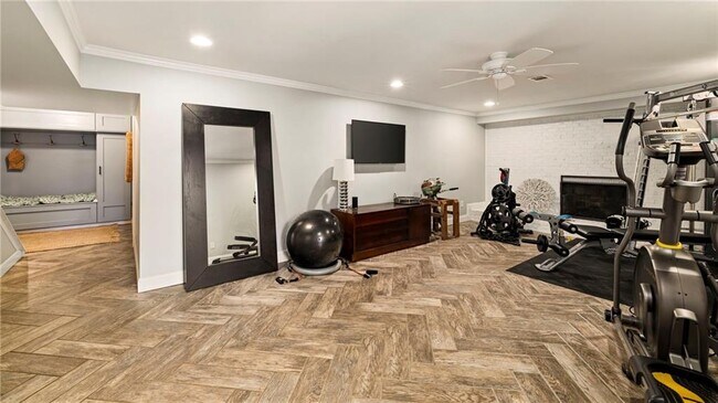 Building Photo - 2270 Emerald Dr