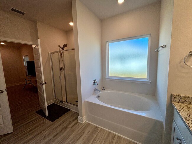 Building Photo - 492 Vermilion Cir