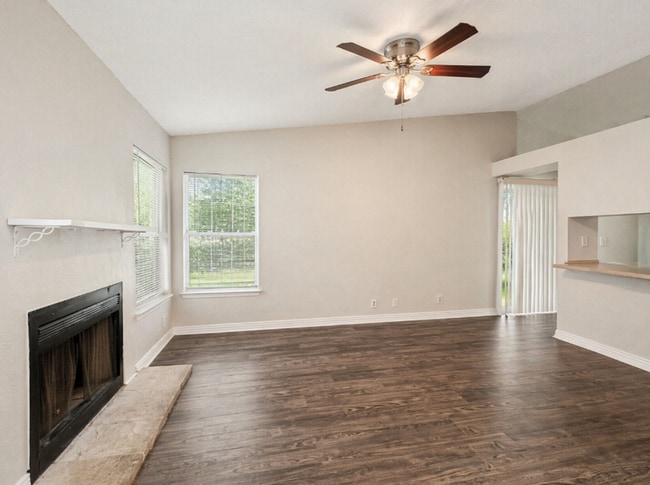 Building Photo - AVAILABLE NOW ; APPLY TODAY ON OUR WEBSITE!!!