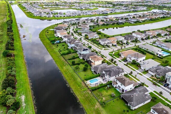 Building Photo - 15406 Goldfinch Cir