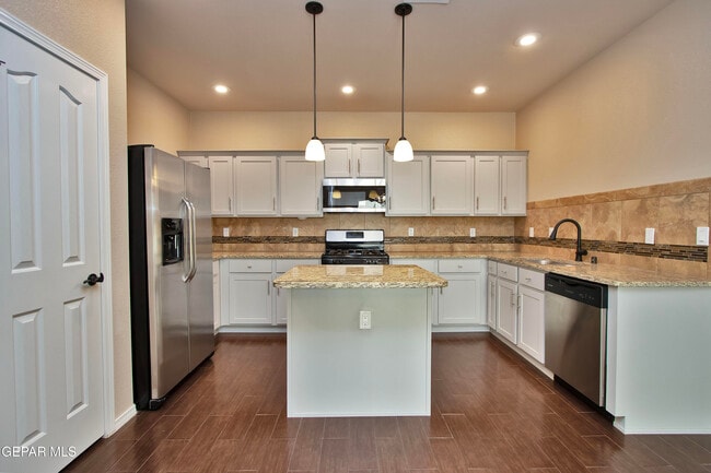 Building Photo - 6716 Red Canyon Sage Ln