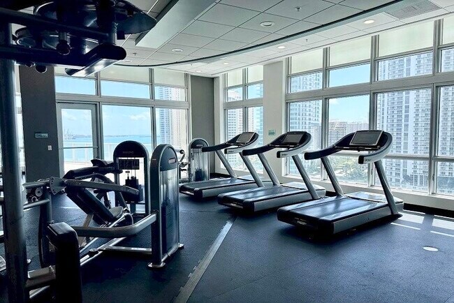 Building Photo - 300 S Biscayne Blvd