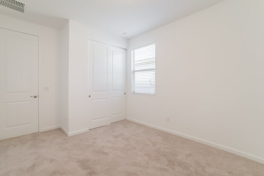 Building Photo - 11019 W Luxton Ln