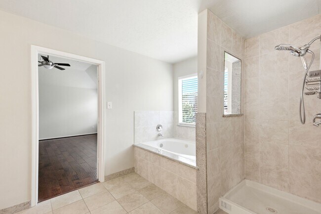 Building Photo - 3126 Waters View Dr